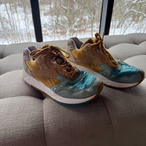 Face Stockholm Reebok Woman’s multi colored shoes size 8.5